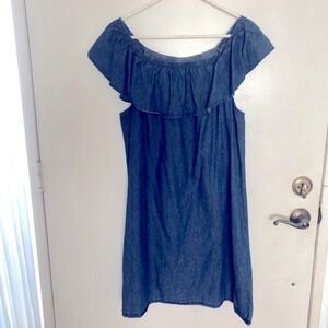 Faded Glory Chambray Dress
Size XXL (20)
24” armpit to armpit
37”shoulder to hem